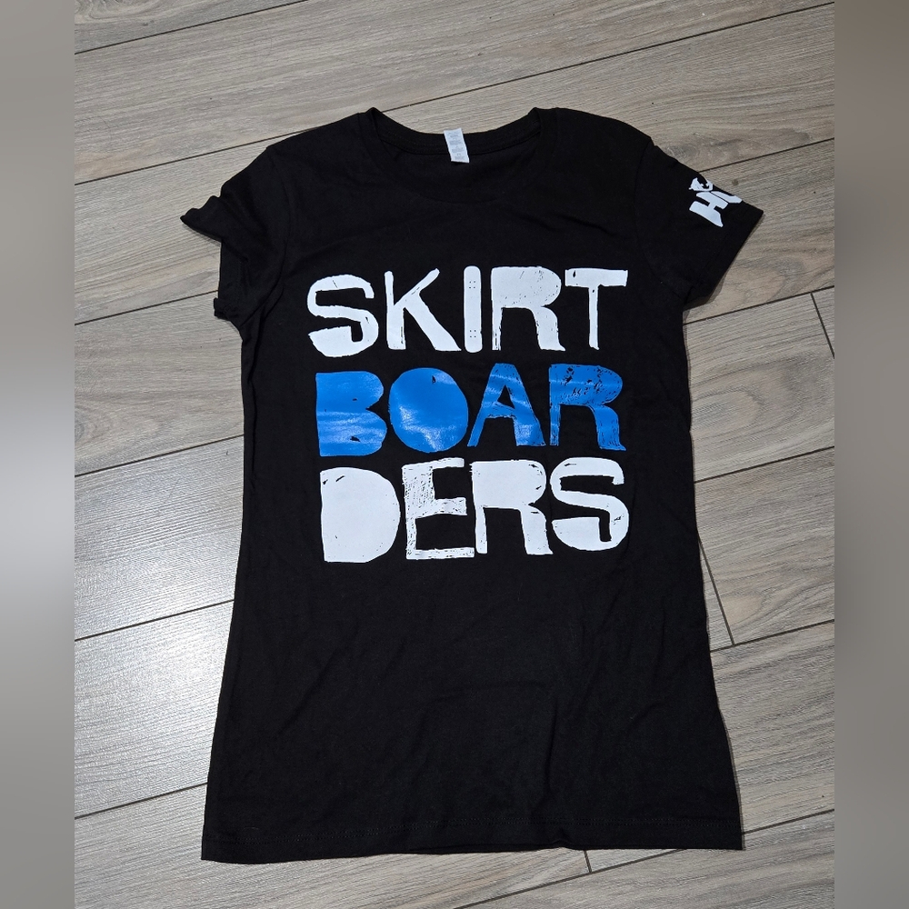 Vintage!! New Skirtboarders T-shirt Women size M
